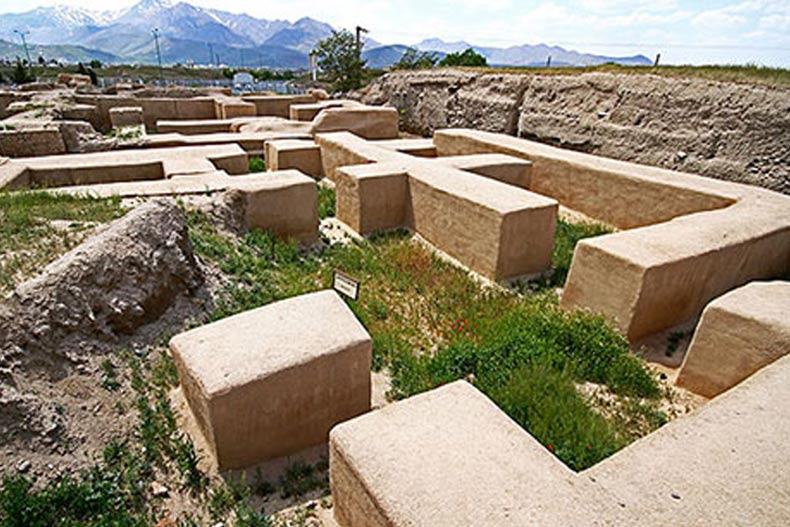 آشنایی با اثر تاریخی هگمتانه