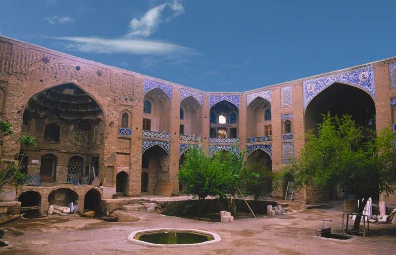 نگاهی به جاذبه های گردشگری جیرفت