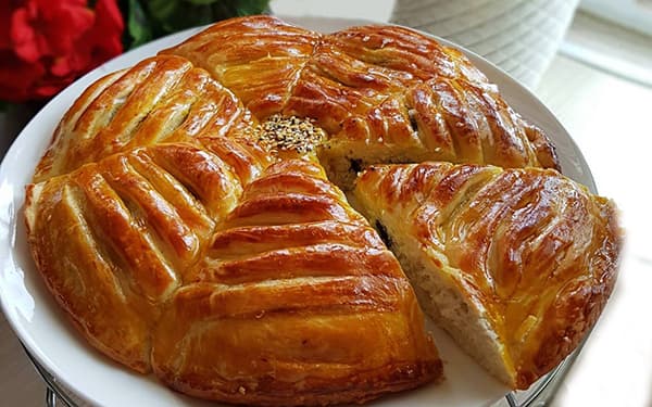 طرز پخت سه مدل نان مغزدار