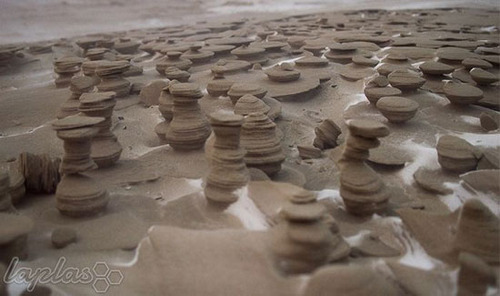 هنرنمایی باد با شن و ماسه + تصاویر هنرنمایی باد با شن و ماسه + تصاویر