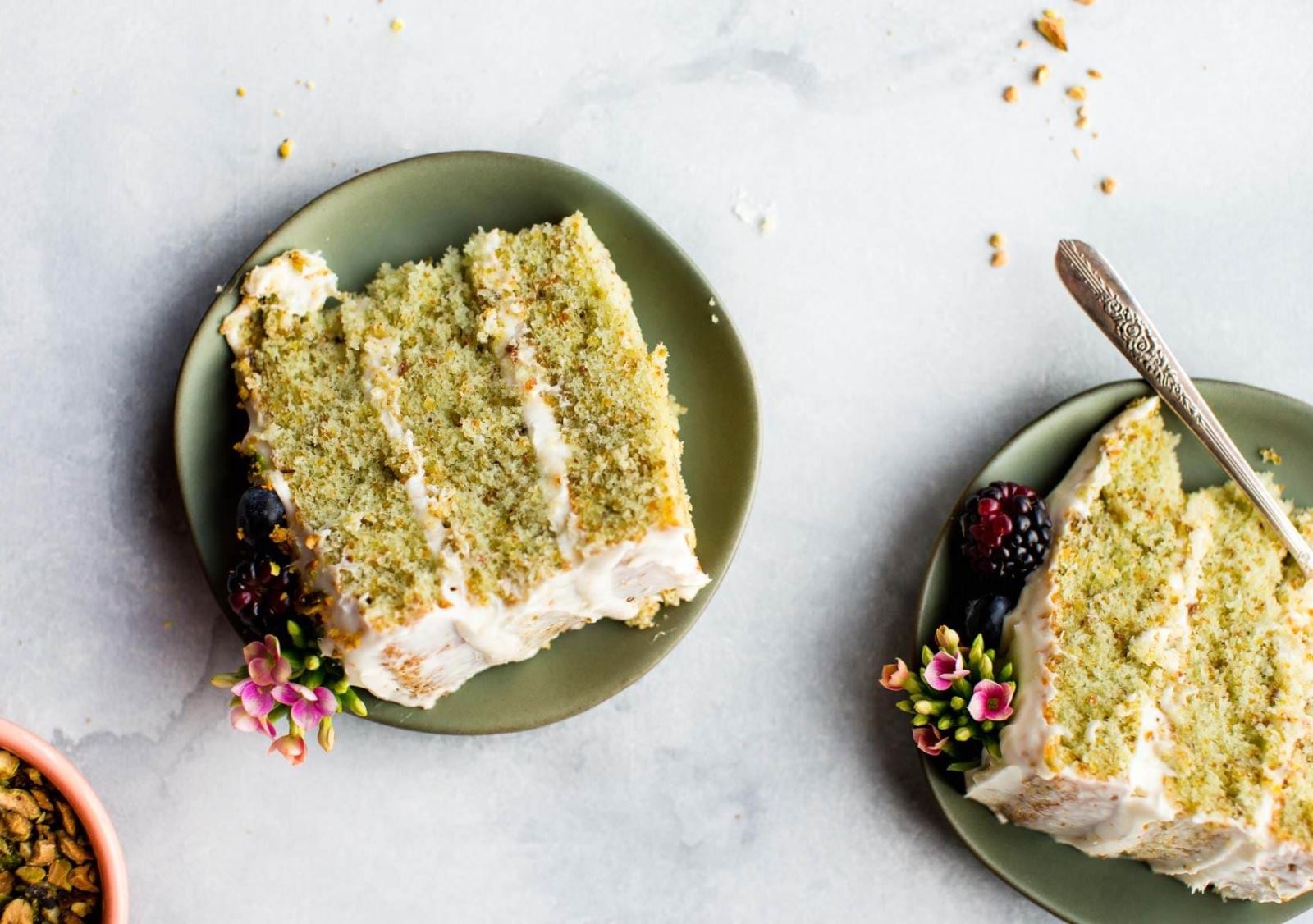 طرز تهیه کیک پسته ای