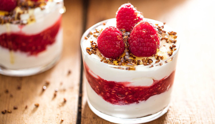 طرز تهیه انواع دسر تمشک