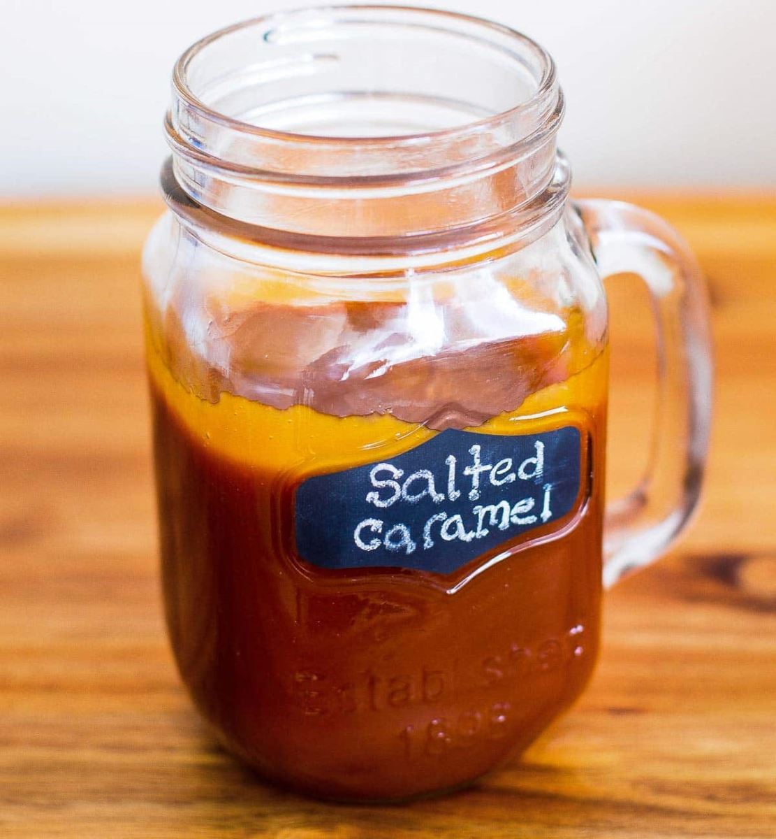 طرز تهیه کاپ کیک سیب با فراستینگ کارامل نمکی