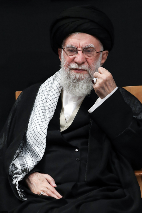 تصاویر عزاداری شب عاشورا در حسینیه امام خمینی با حضور مقام معظم رهبری (سری دوم) تصاویر عزاداری شب عاشورا در حسینیه امام خمینی با حضور مقام معظم رهبری (سری دوم)