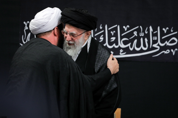 تصاویر عزاداری شب عاشورا در حسینیه امام خمینی با حضور مقام معظم رهبری (سری دوم) تصاویر عزاداری شب عاشورا در حسینیه امام خمینی با حضور مقام معظم رهبری (سری دوم)