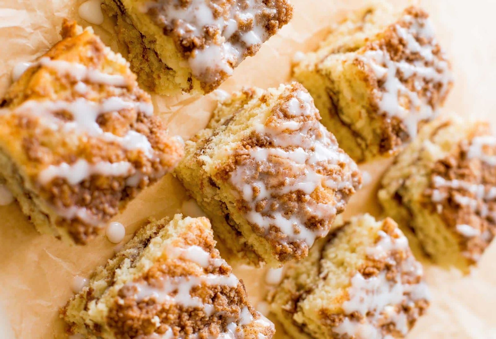 طرز تهیه کیک قهوه و خامه ترش با رویه دارچینی