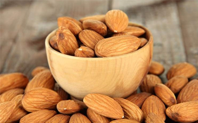 بادام شیرین