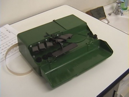 بریل ؛ خط و زبانی برای افراد نابینا