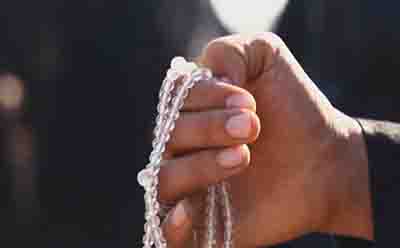  کسی که پدرش را تکفیر کرد