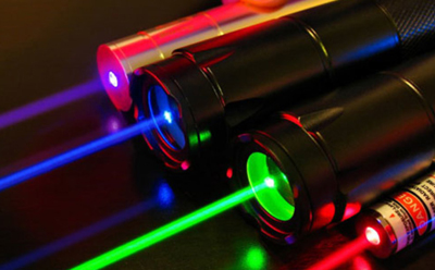 نور لیزر تا کجا می تواند حرکت کند؟