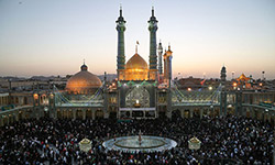 اهتزاز پرچم جدید حرم حضرت معصومه (س) 