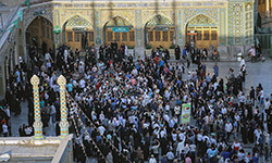 اهتزاز پرچم جدید حرم حضرت معصومه (س) 