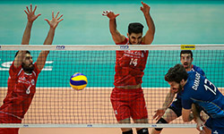   رقابت والیبال تیم های ایران - آرژانتین    