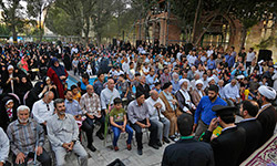 زیر سایه خورشید ‎ 