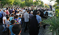 زیر سایه خورشید ‎ 