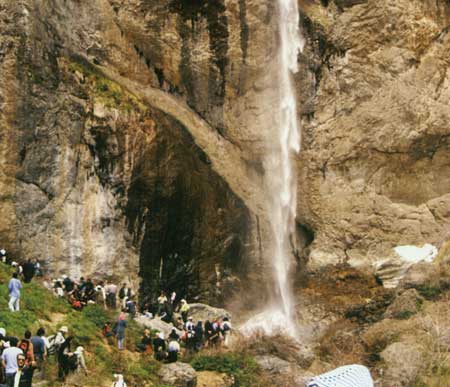 سنگ سنگ تا آبشار