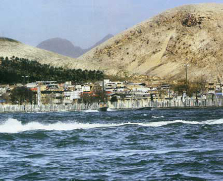 لب درياي كبود