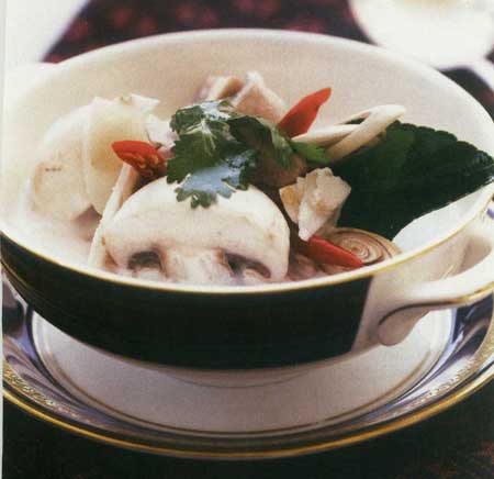 سوپ مرغ نارگيل Tom Kha Kaj