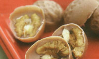 شکلات با مغز گردو