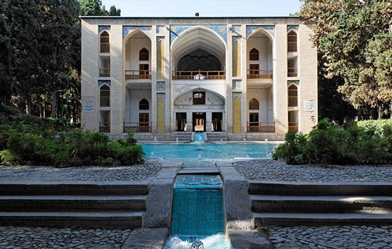 در جست وجوی بهشت ایرانی