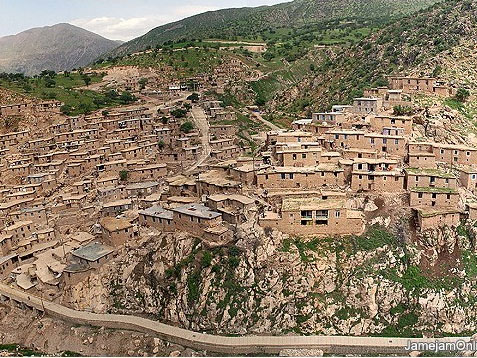 پالنگان، روستای ایستاده