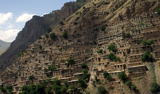 پالنگان، روستای ایستاده