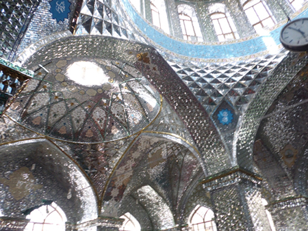      بررسی سیر هنر دیوارنگاری در امامزاده های اصفهان از صفویه تا قاجار(با تکیه بر دیوارنگاره های امامزادگان شاه زید، میرحمزه، هارون ولایت )