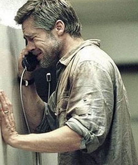 مردم در ریگ روان