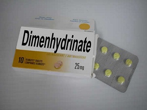 دیمن هیدرینات (DIMENHYDRINATE)