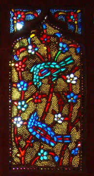 بررسی پنجره‌ی گچبری متعلق به بنای امامزادگان درب امام