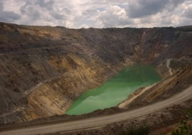 آلودگی زمین