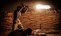  بي اعتنا به گلوله هاي توپ