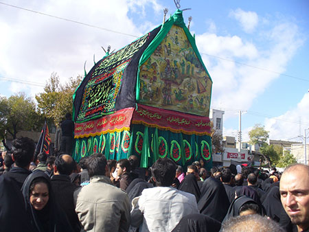  تحلیل نقش نمادین نخل‌بندی در آیین سیاوشان و مقایسه آن در اساطیر بین‌النهرین براساس روش نقد اسطوره‌ای