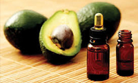   مزایا و موارد استفاده واقعاً شگفت‌آور روغن آووکادو برای پوست